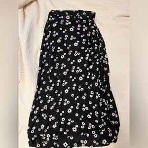 black + white hollister skirt